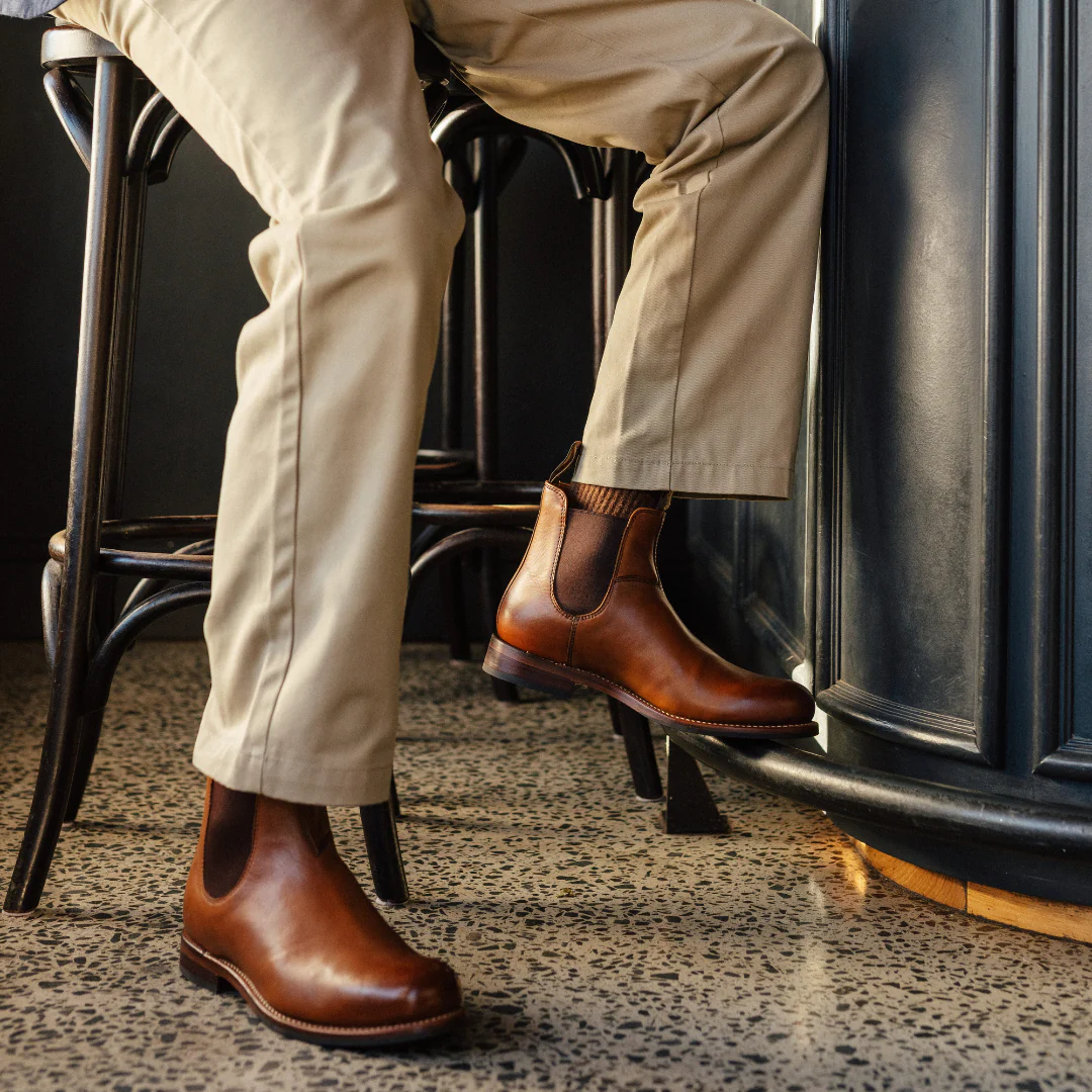 Blundstone 158 Heritage Unisex Chestnut Leather Lifestyle Boots - Image 2