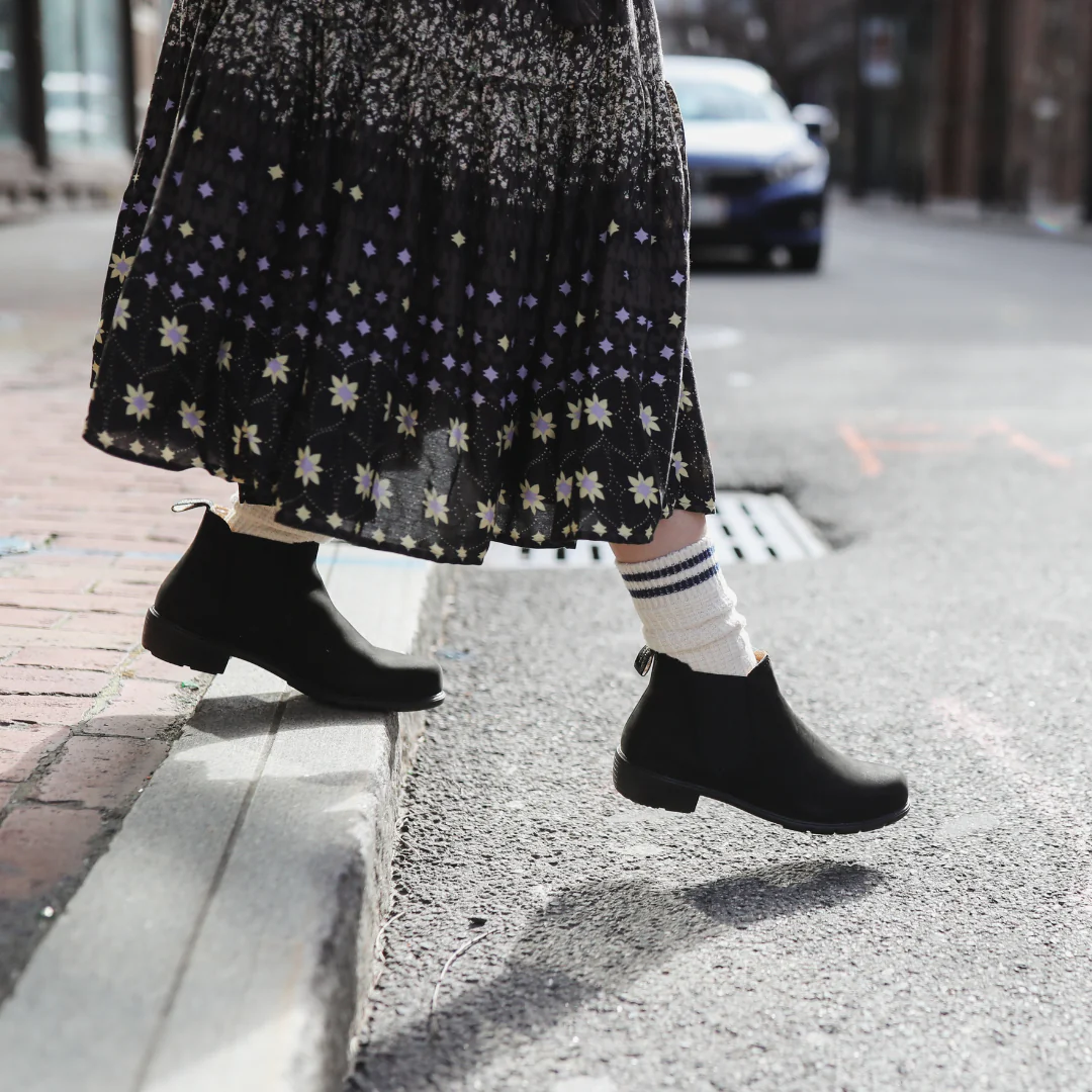 Blundstone 1977 Black Womens Low Cut Boots - Image 3