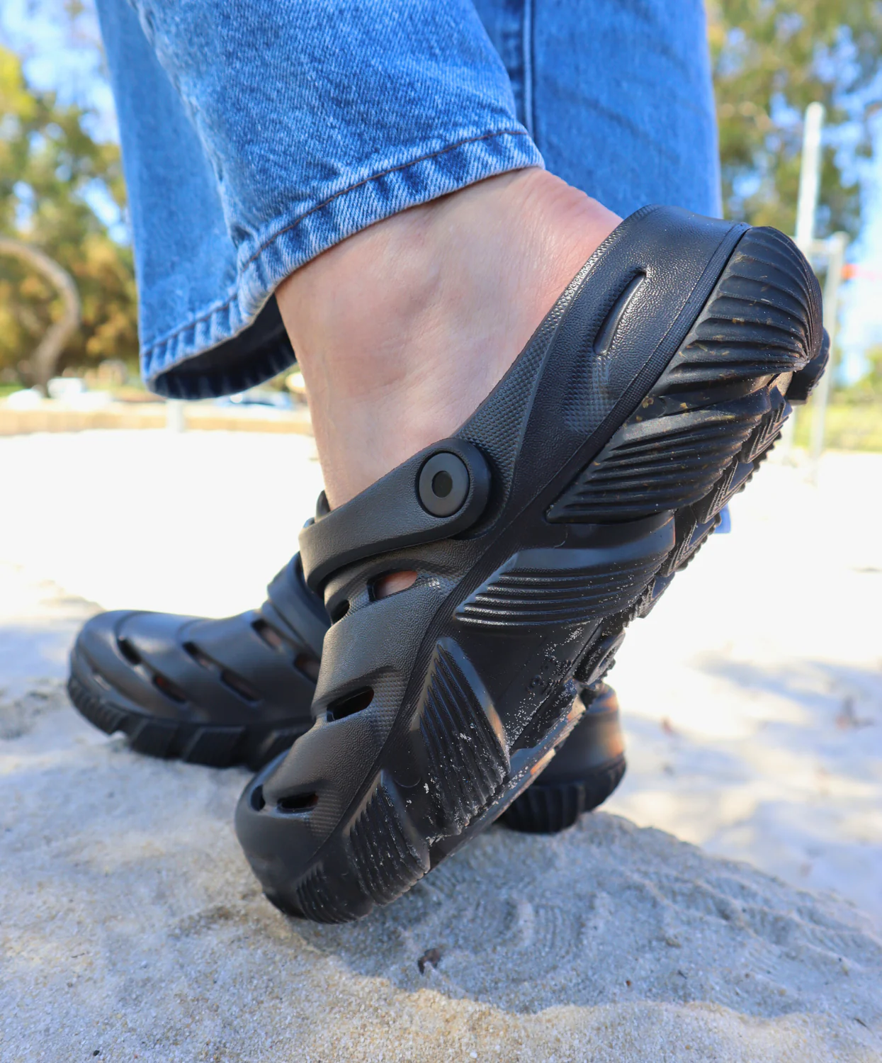 Bogs Boga Black Unisex Clog - Image 3