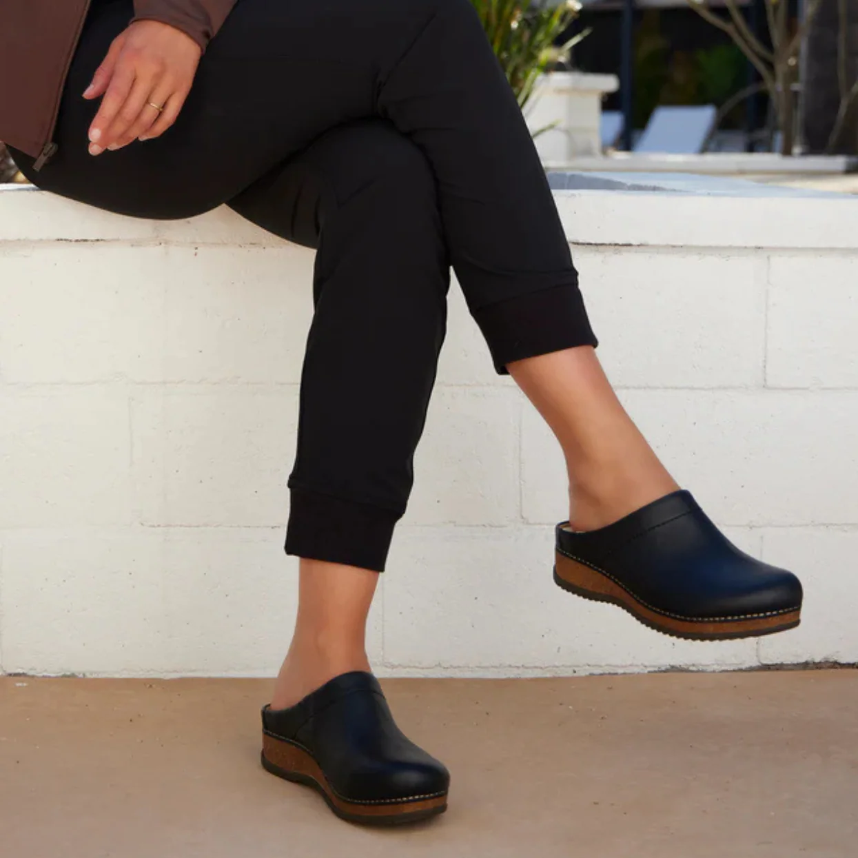 Dansko Mariella Black Clog - Image 3