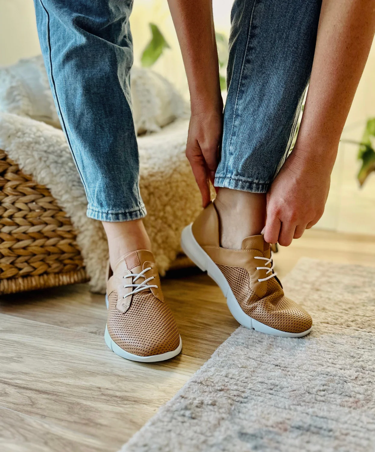 Elska Vayah Solid Beige Sneakers - Image 3