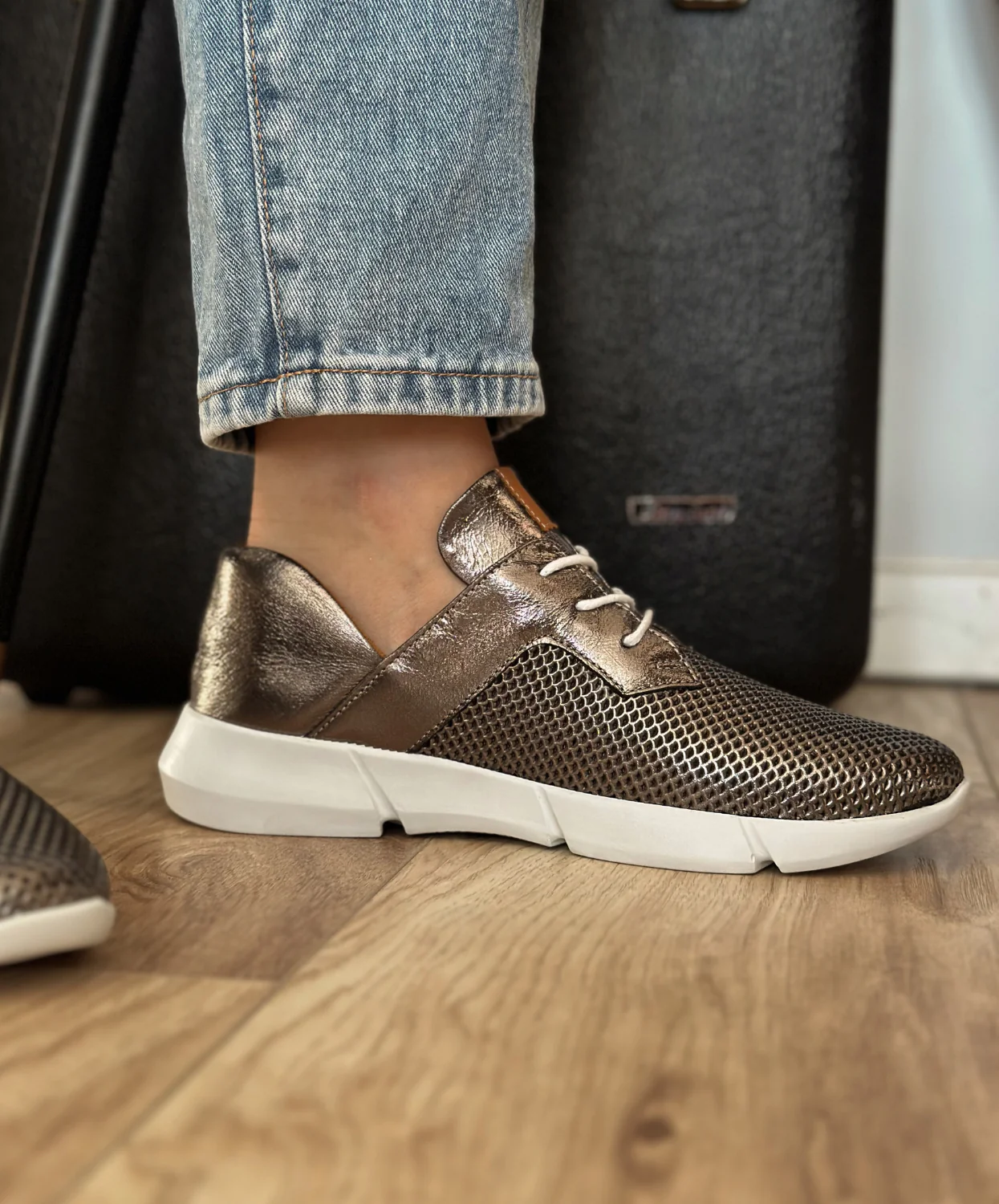 Elska Vayah Solid Chrome Sneakers - Image 3