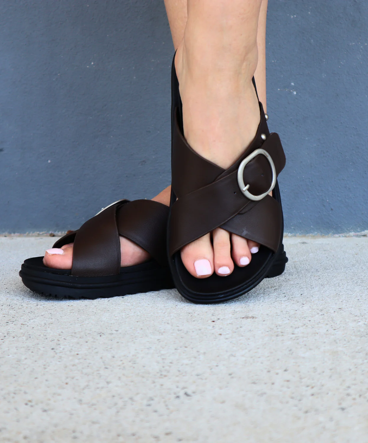 EMU Ebony Leather Slides Brown - Image 3