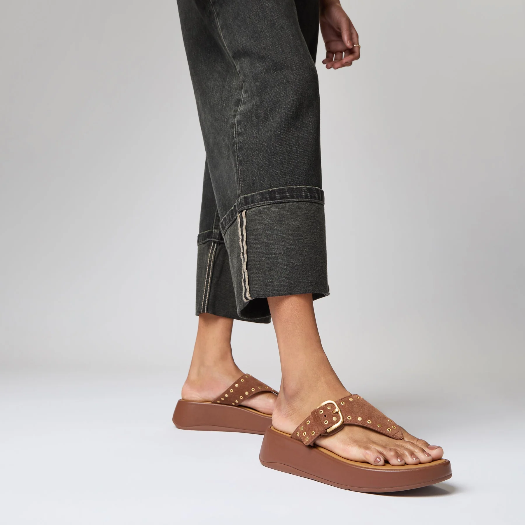 Fitflop F-Mode Buckle Stud Suede/Leather Flatform Toe Post Brown - Image 2