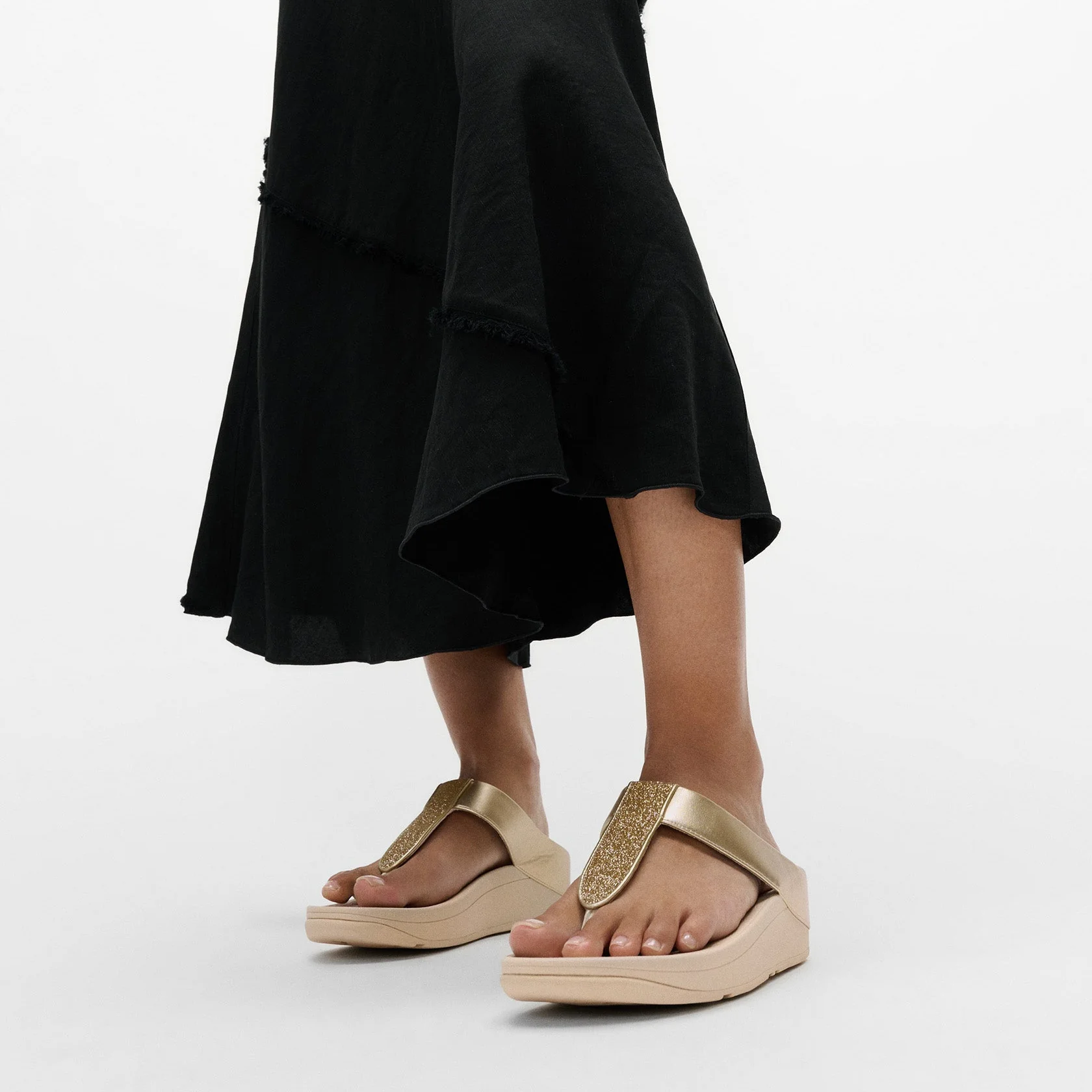 Fitflop Fino Glitterdust Metallic Toe-Post Sandals Platino - Image 2