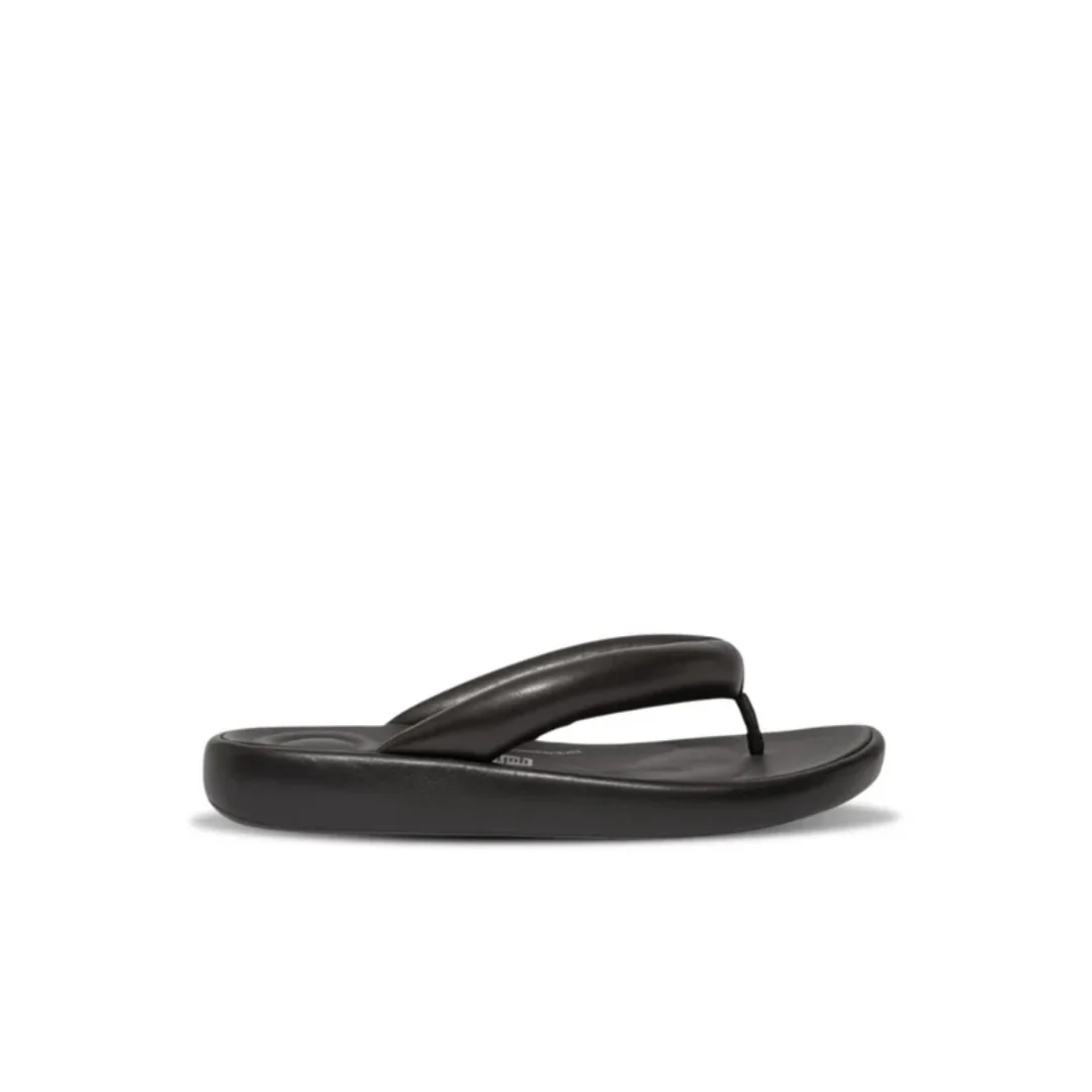 FitFlop iQushion D-Luxe Padded Leather Flip Flops Black