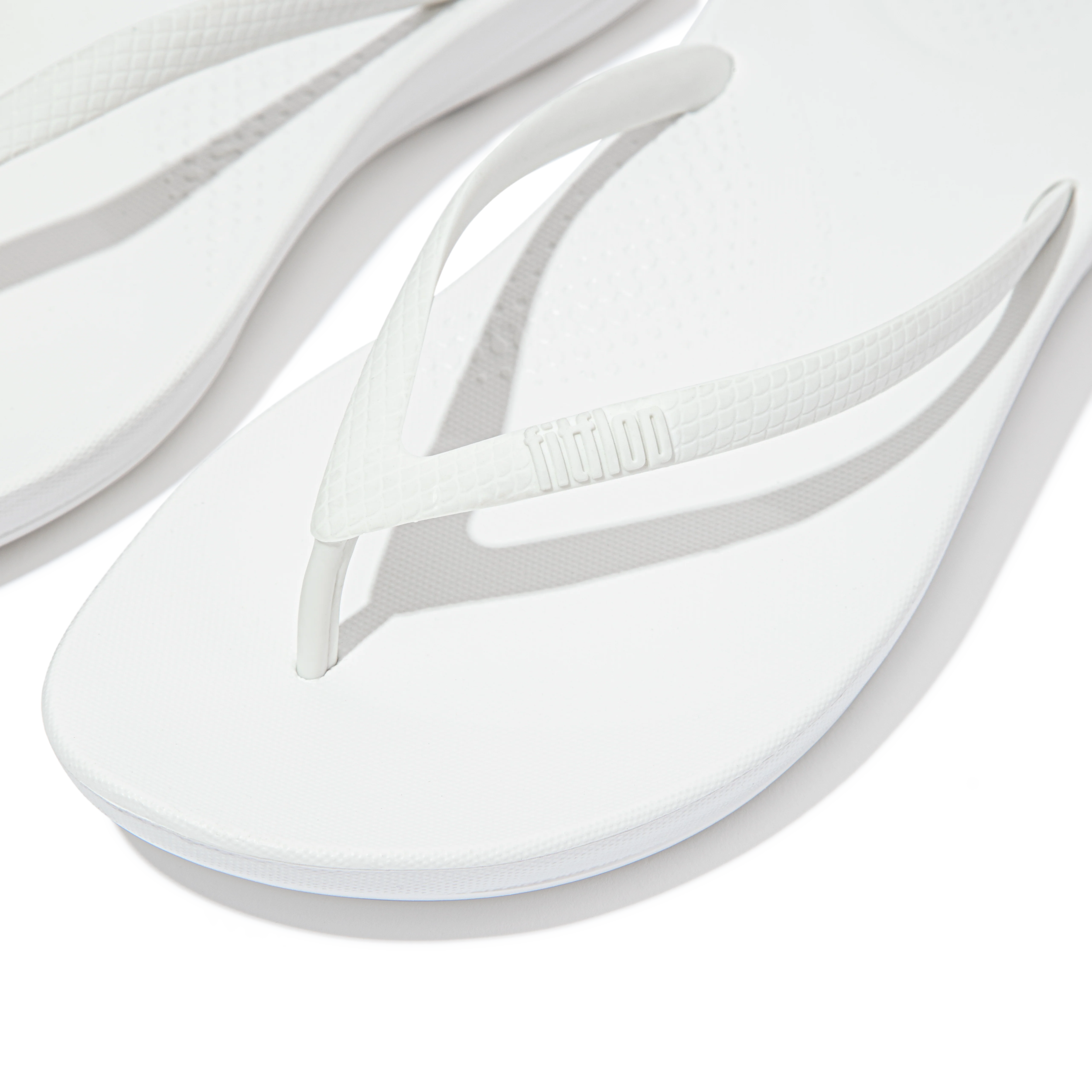 FitFlop iQushion Ergonomic Thongs White - Image 3