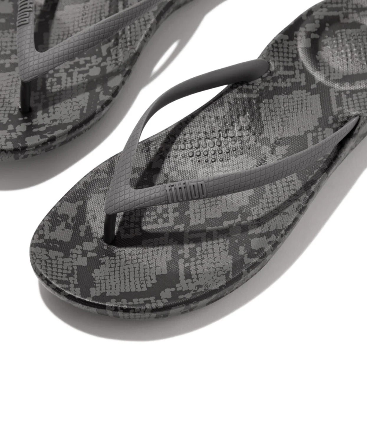 Fitflop iQushion Snake Print Thongs Pewter - Image 3