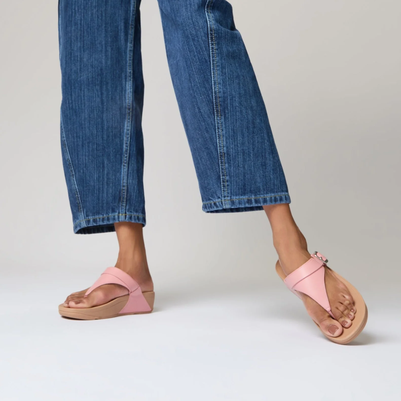 FitFlop Lulu Adjustable Leather Toe Post Sandals Pink - Image 3