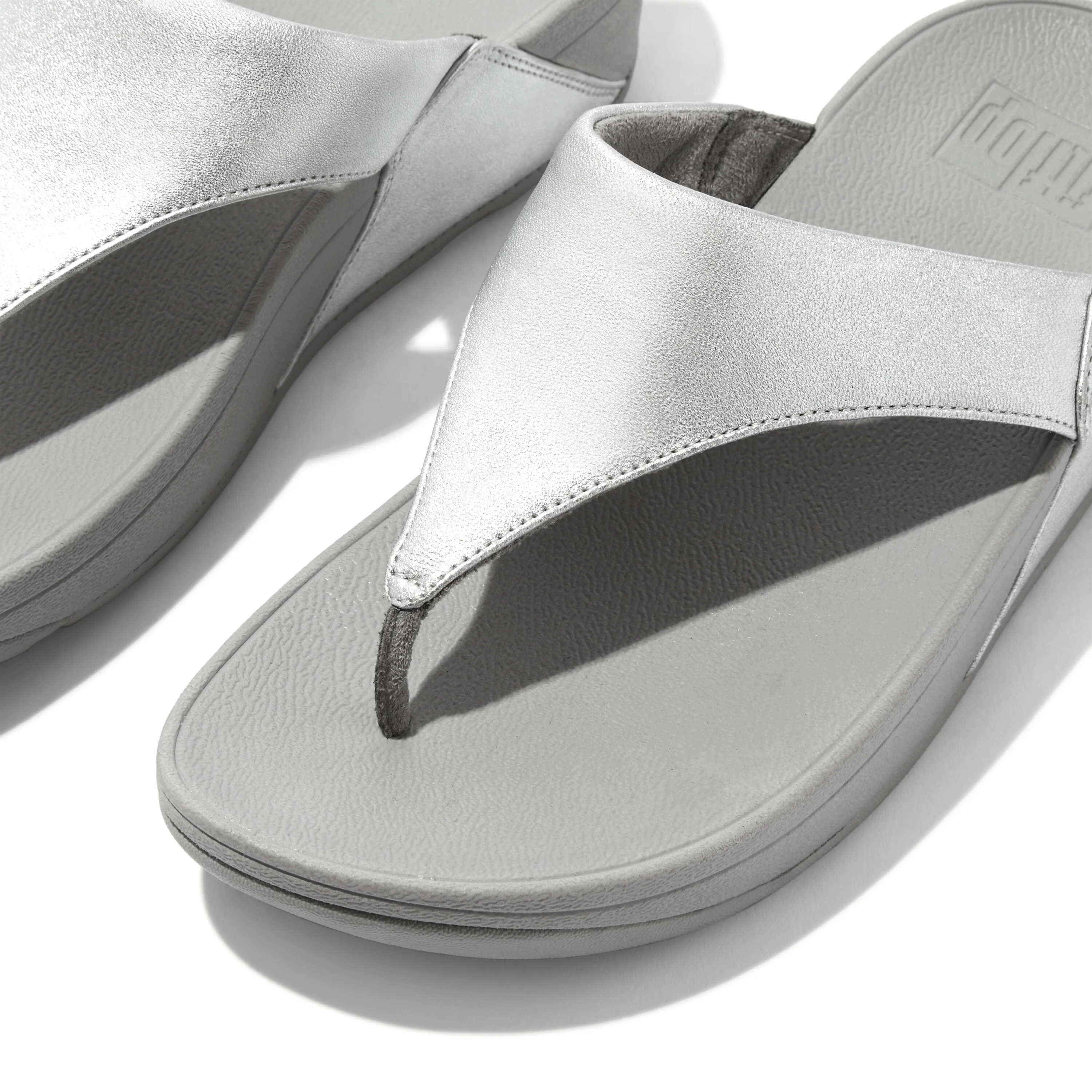 FitFlop Lulu Leather Toe Post Sandals Silver - Image 3