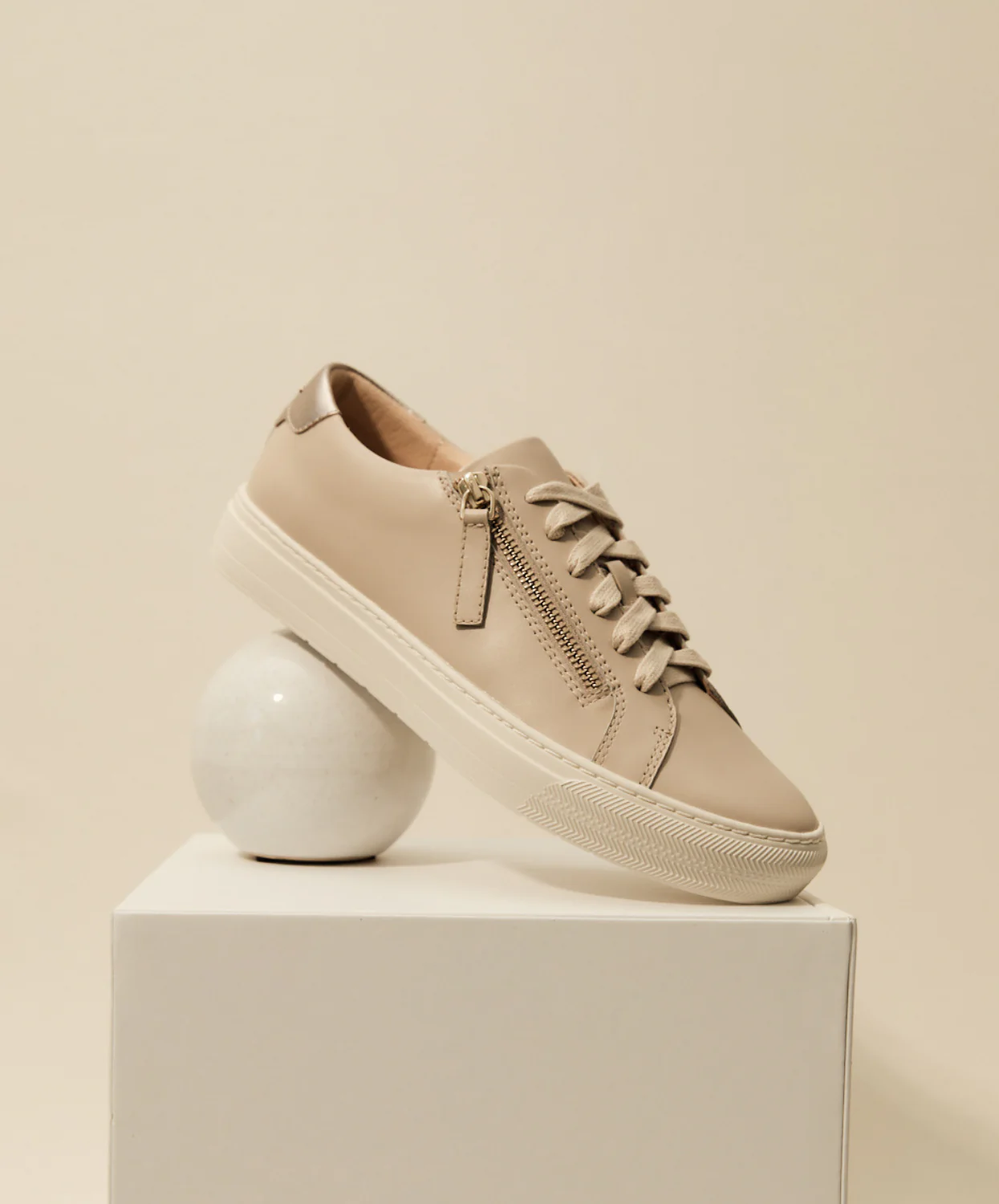 Frankie4 Billie Ecru Sneakers - Image 3