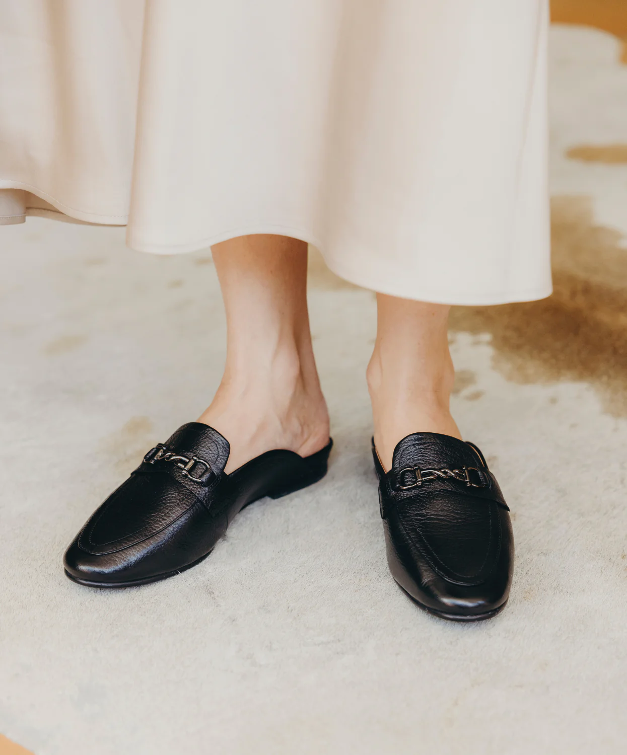 Frankie4 Grace Black Tumbled Mule - Image 3