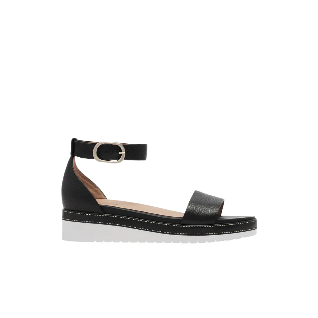Frankie4 Skye Black Tumbled Sandal
