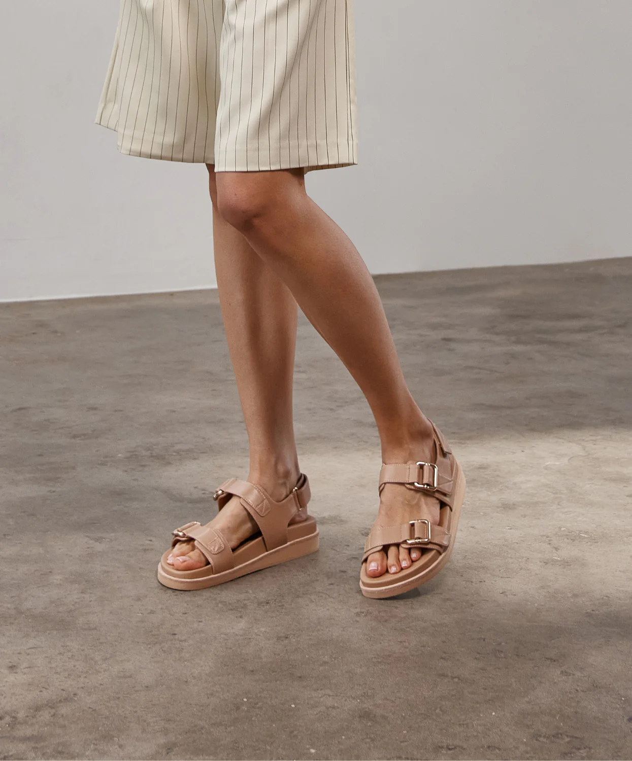 Frankie4 Thompson Camel Weave Sandal - Image 3