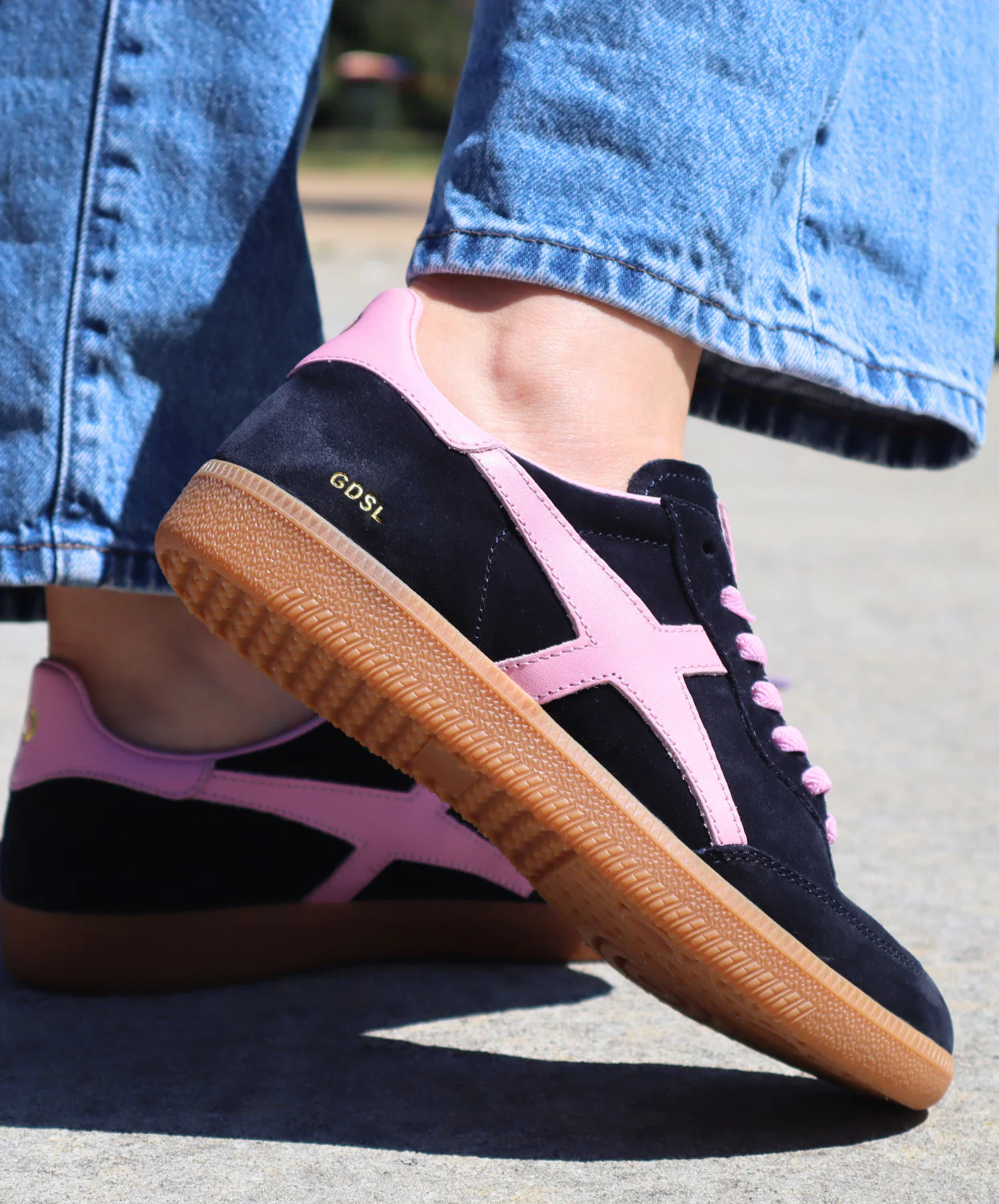 Goodsole 2001 Crossroads Sneaker Navy/Pink Suede - Image 2